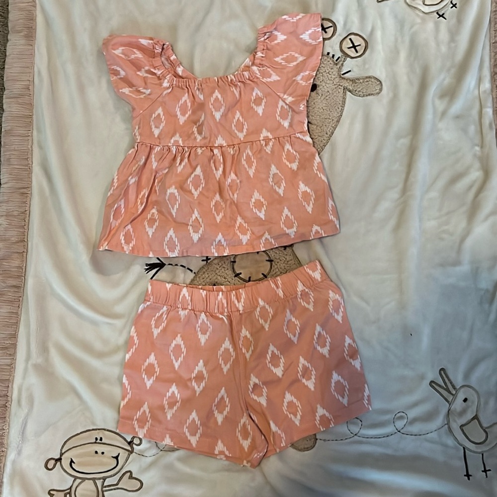 Peach top and bottom matching shorts set. 18 months. Carter’s
